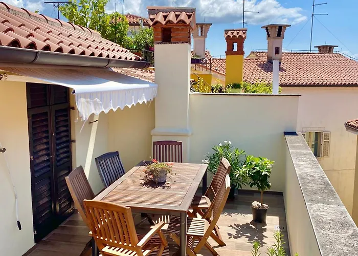 Romantic Maisonette